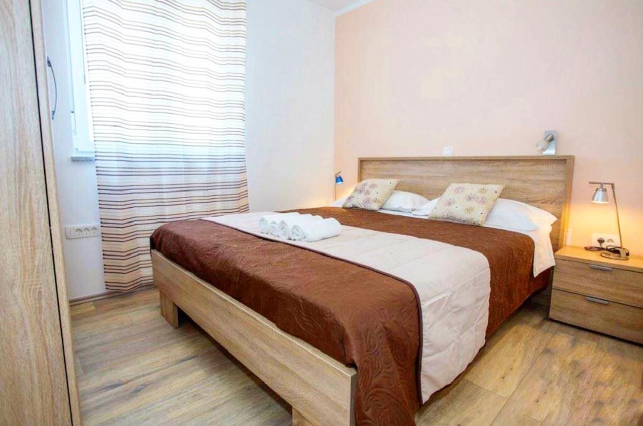Royal Apartment Pula Ngoại thất bức ảnh